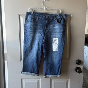 Vintage Women's Dark Blue Cropped Jeans